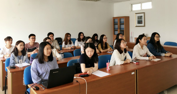 91吃瓜
组织研究生观看“纪念马克思诞辰200周年大会”直播