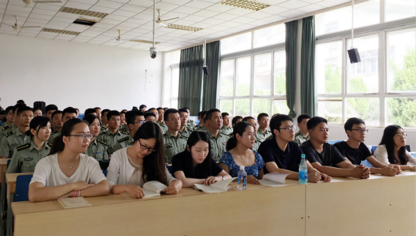 91吃瓜
举办“《共产党宣言》及其时代意义”主题学术讲座